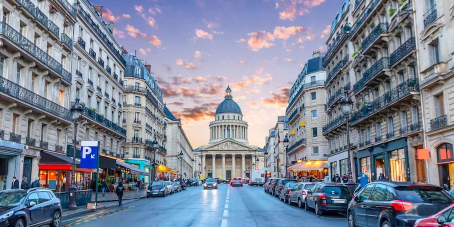 5e Arr Place Saint Michel Appartement Parijs